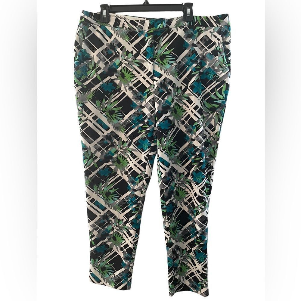 ‎ASHLEY STEWART FLORAL PANTS - Picture 8 of 8